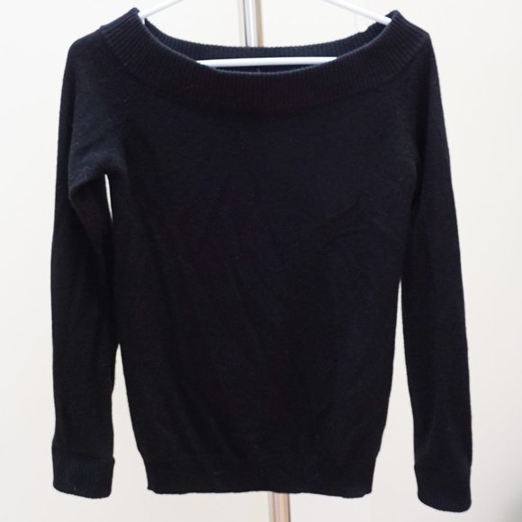 100% Cashmere Holt Renfrew Black Sweater - Picture 1 of 3